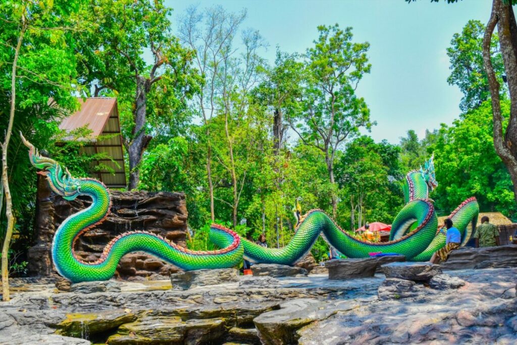 ฝันเห็นพญานาคสีเขียว