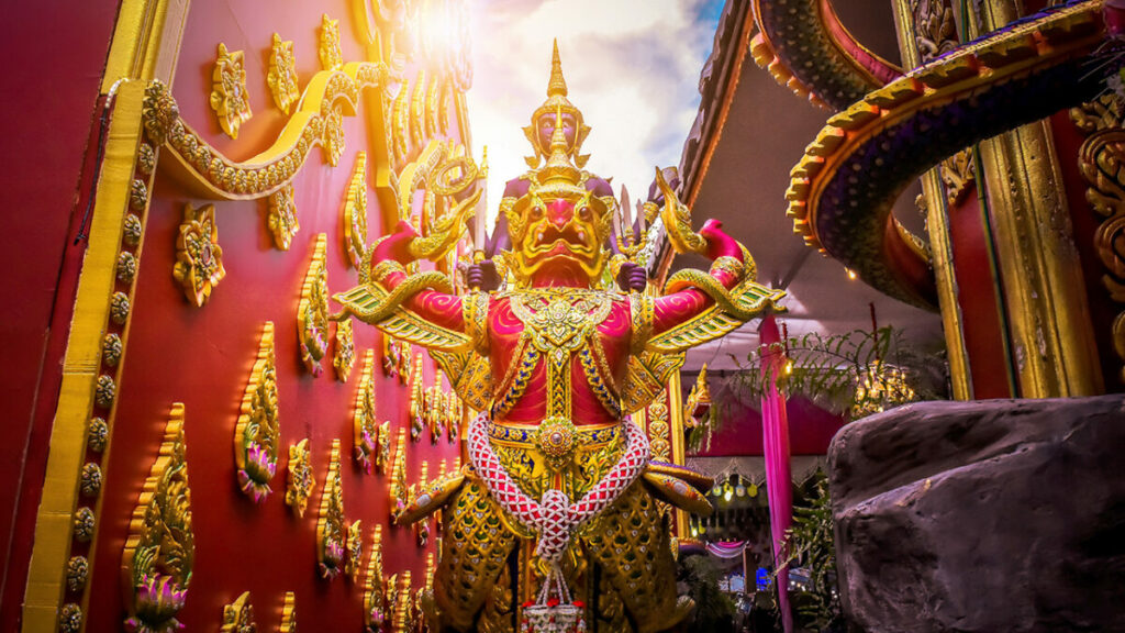 ฝันเห็นรูปปั้นพญาครุฑ