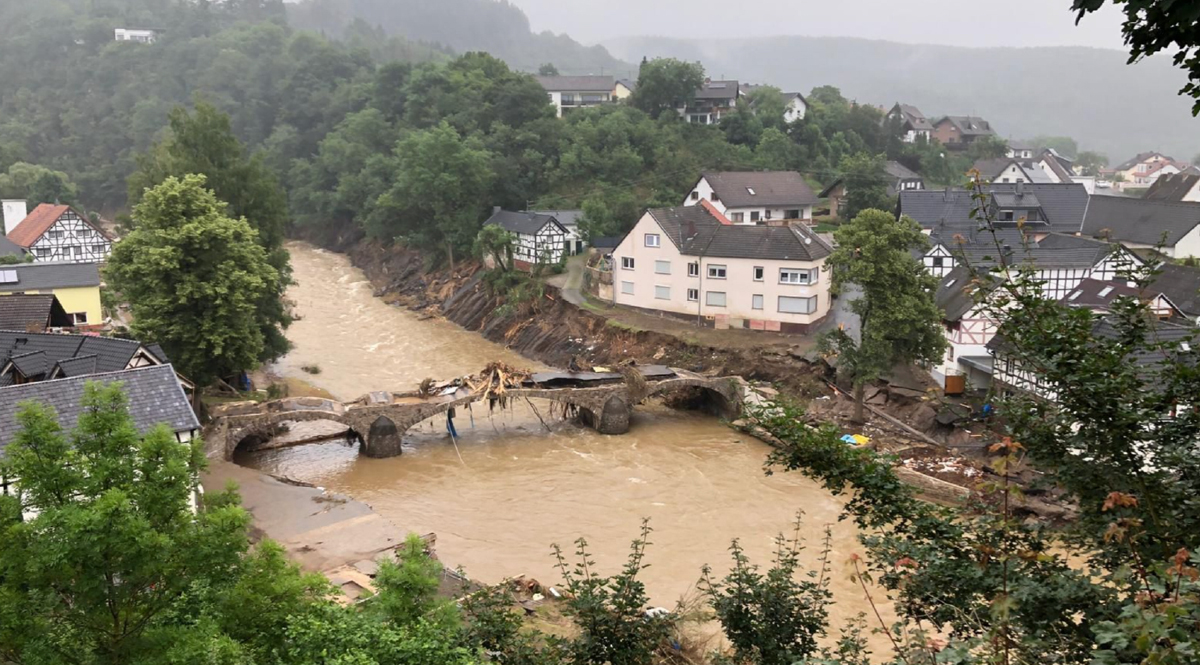 ฝันเห็นน้ำท่วม