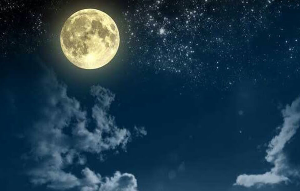 ฝันเห็นพระจันทร์ตอนกลางคืน