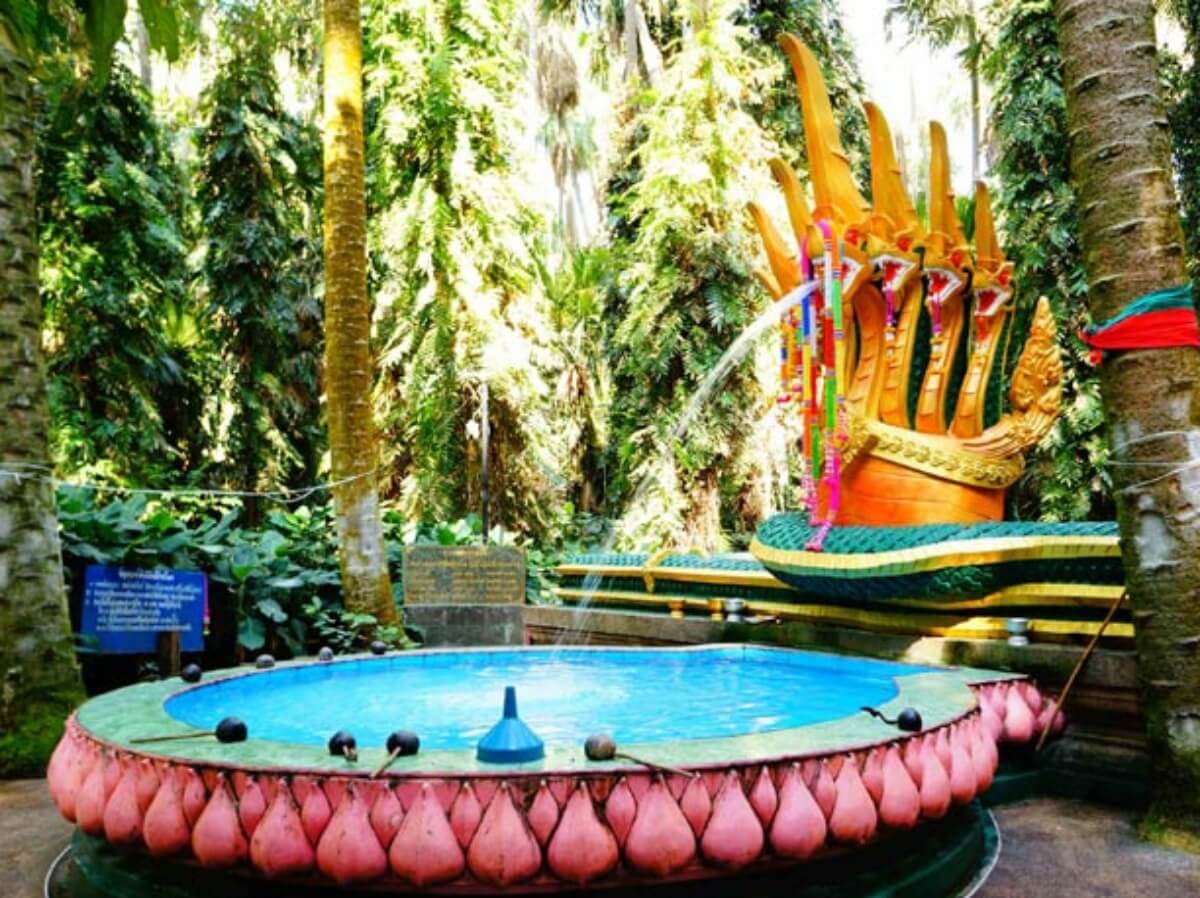 พญานาคประจำวันเกิดของคนเกิดวันพุธ (กลางวัน)