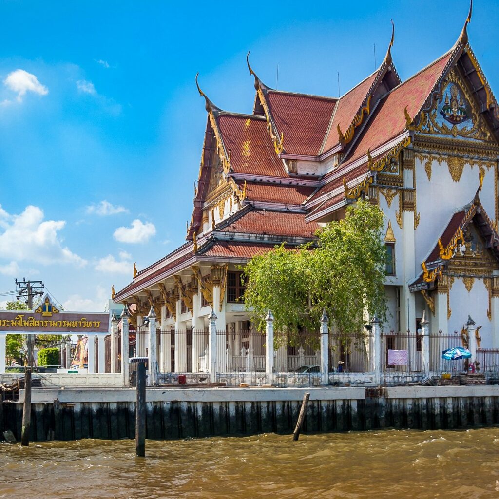 ราศีมิถุน (16 มิ.ย. - 15 ก.ค. ธาตุลม) วัดระฆังโฆสิตารามวรมหาวิหาร กรุงเทพฯ