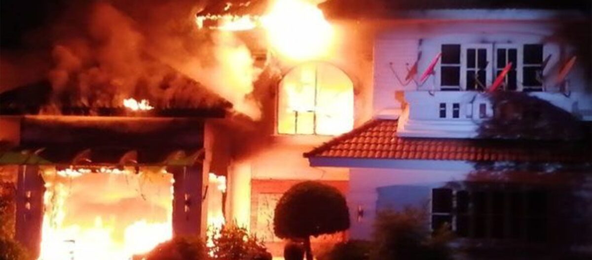 ฝันว่าไฟไหม้บ้าน