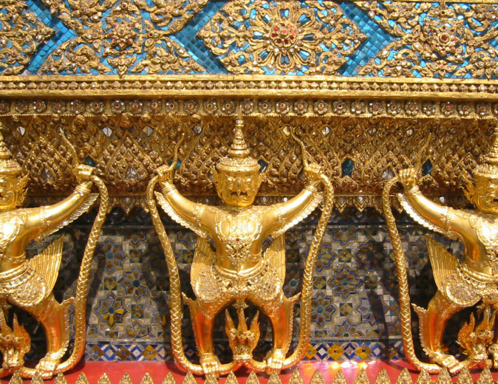 ฝันเห็นพญาครุฑ 2 ตัว