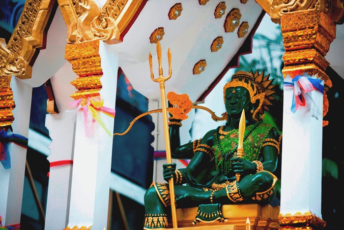 ท้าวอมรินทราธิราช เทพเจ้าแห่งความรุ่งเรือง ปกป้องพ้นจากสิ่งเลวร้าย