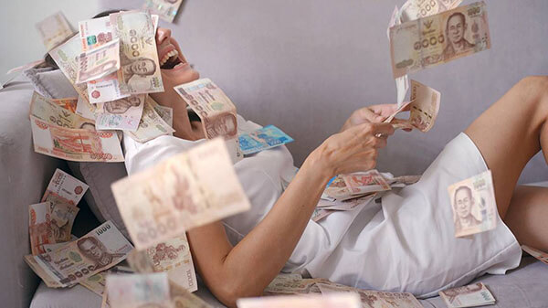 ถูกหวย รวย